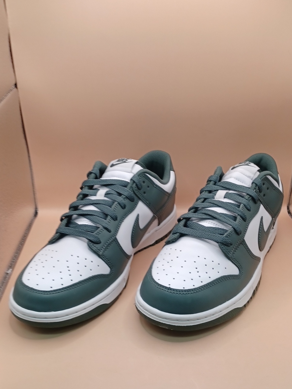 NWOB Nike Dunk Low Sneakers-'Vintage Green' Men Size 11 US DV0833-111